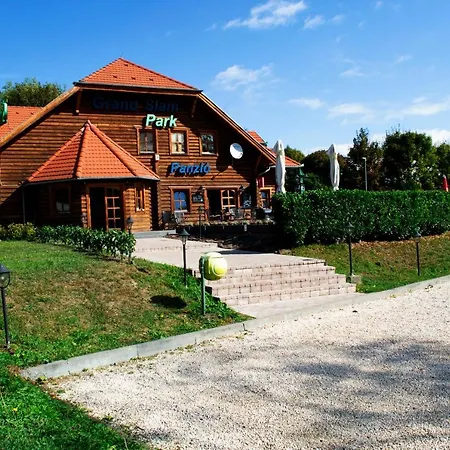 Grand Slam Park Konukevi